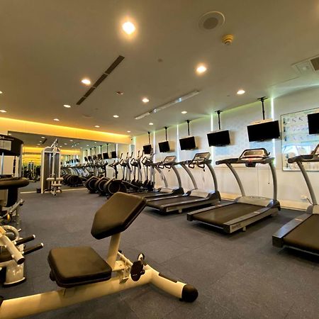 Evergreen Plaza Hotel - Tainan Luaran gambar The gym at the hotel