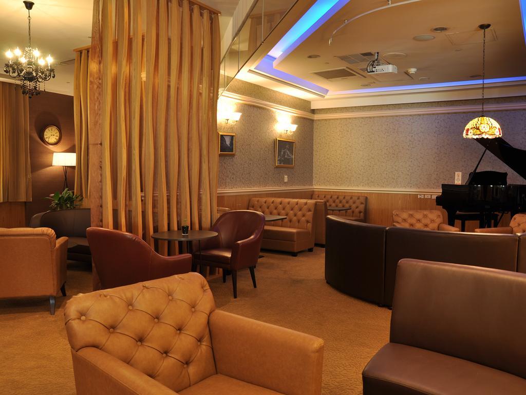 Evergreen Plaza Hotel - Tainan Luaran gambar The lounge at the airport